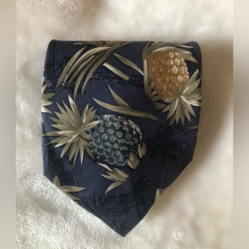 Tommy Bahama Navy Pineapple Print Men's Tie